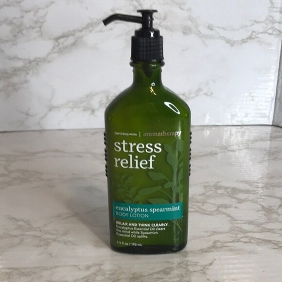 Bath and body Works aromatherapy stress relief in eucalyptus spearmint - Picture 1 of 8